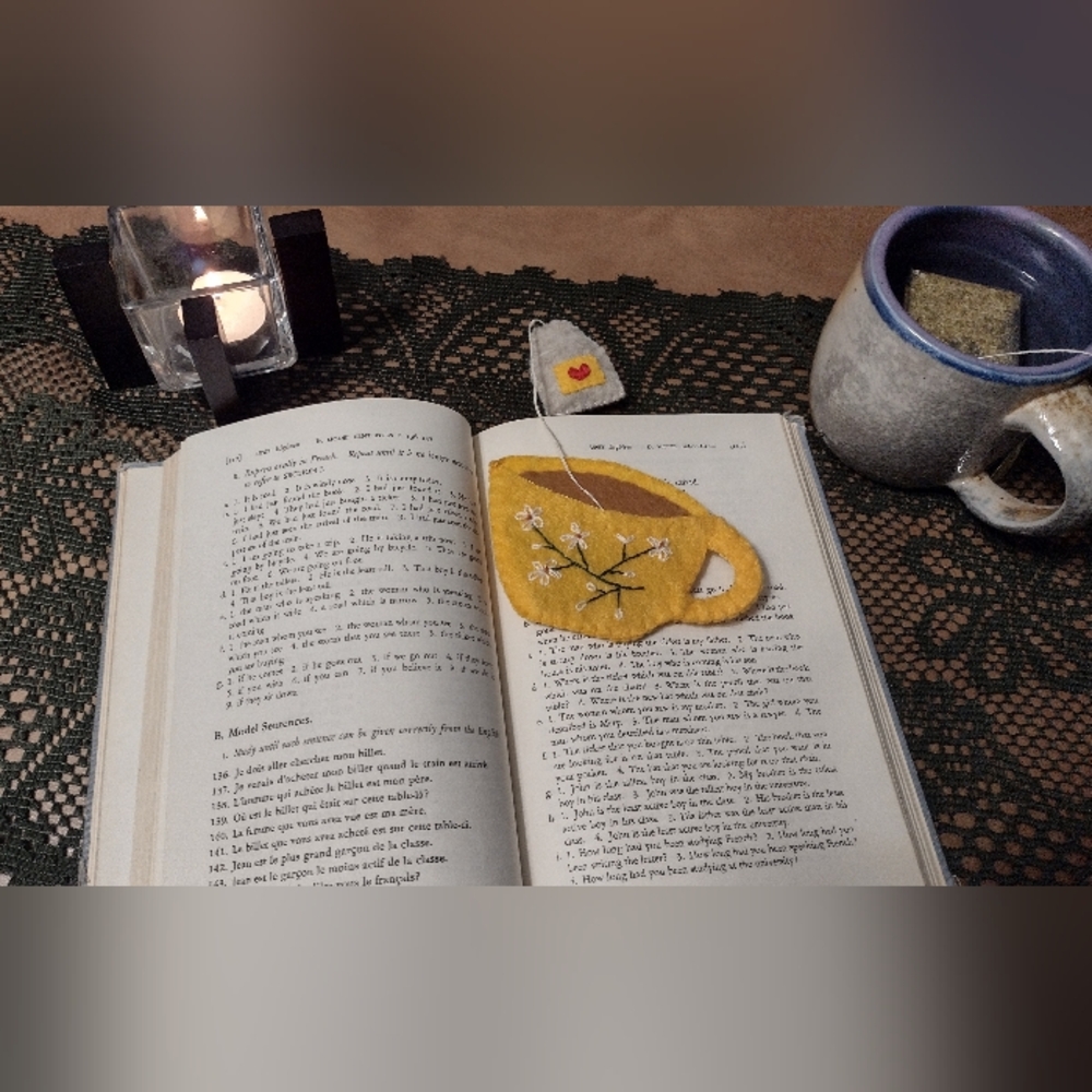 🍵 Handcrafted Felt Tea Cup Bookmarks